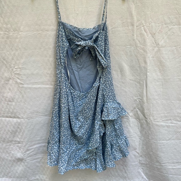 Princess Polly blue floral dress in large - Picture 2 of 3